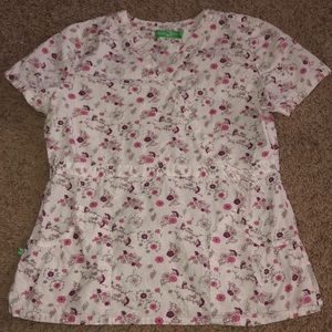 Scrub top size medium